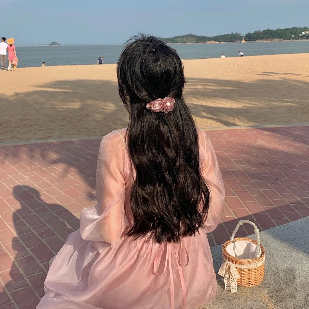 后窗的女人